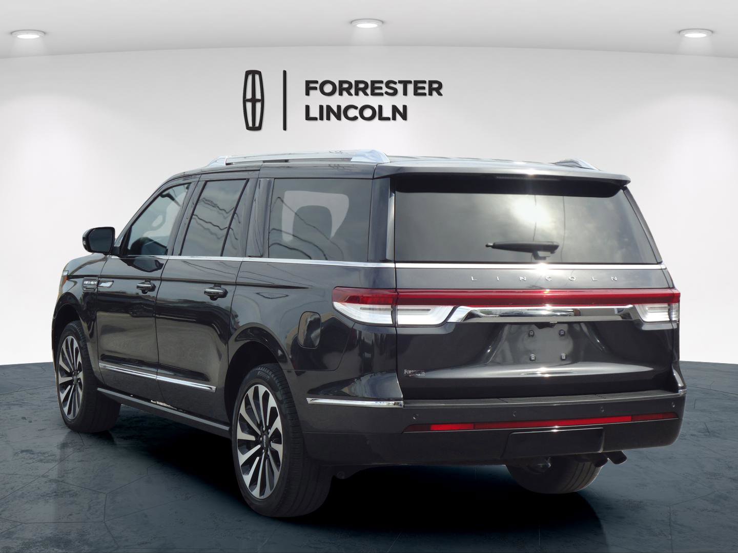 Used 2022 Lincoln Navigator L Reserve image 5