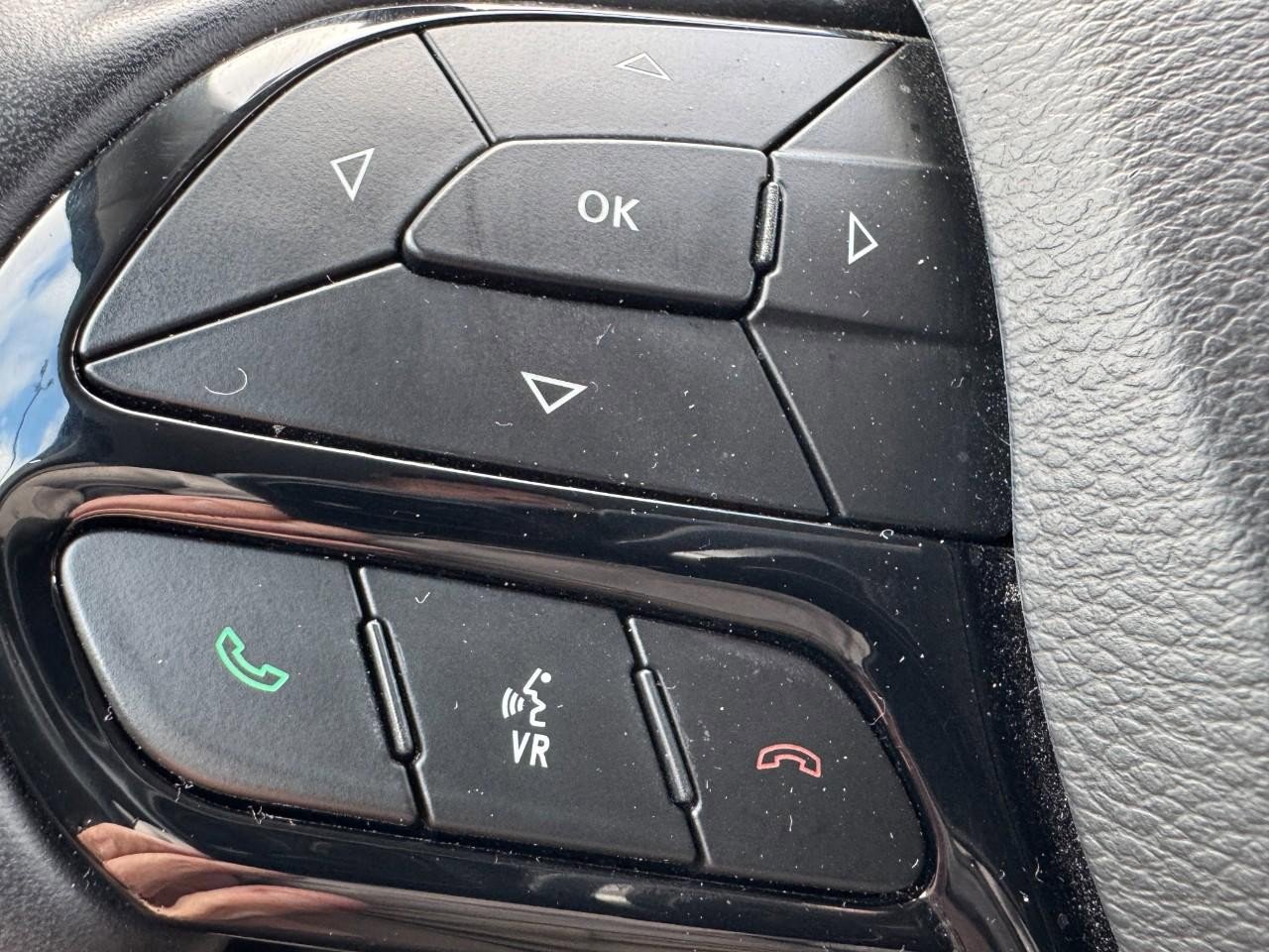 Used 2020 Jeep Cherokee Latitude Plus image 16