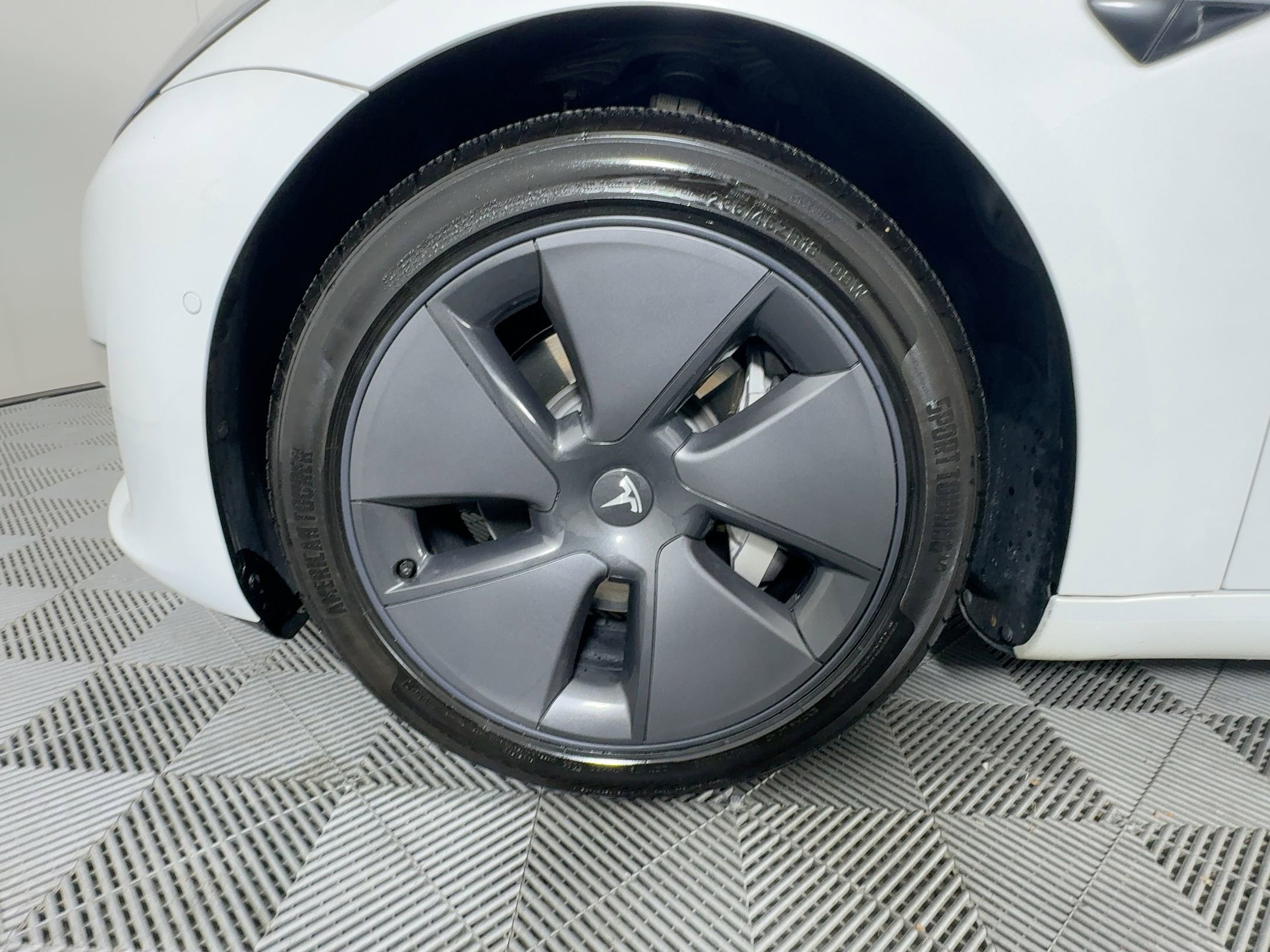 Used 2022 Tesla Model 3 Standard Range image 10