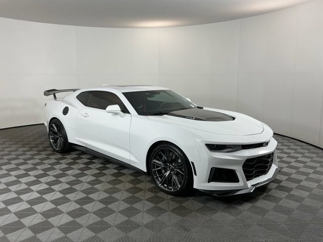 Used 2020 Chevrolet Camaro ZL1 RWD image 3