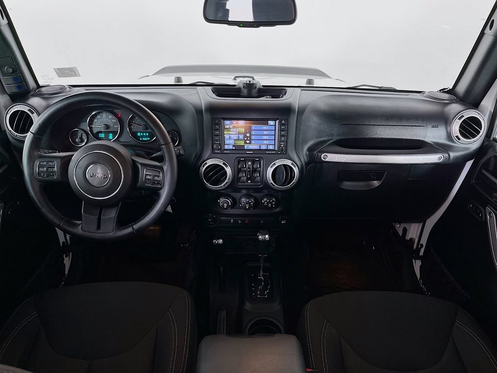 Used 2017 Jeep Wrangler Unlimited Sahara w/ Dual Top Group AWD/4WD image 12