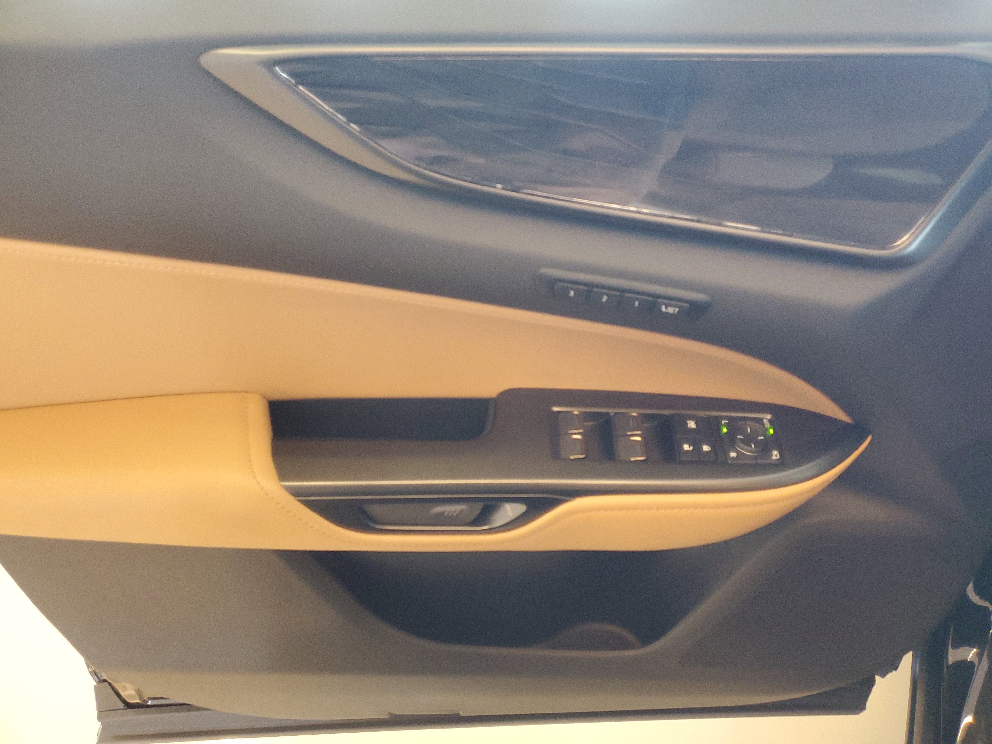 Used 2025 Lexus NX 250 FWD w/ Accessory Package (Z1) image 23