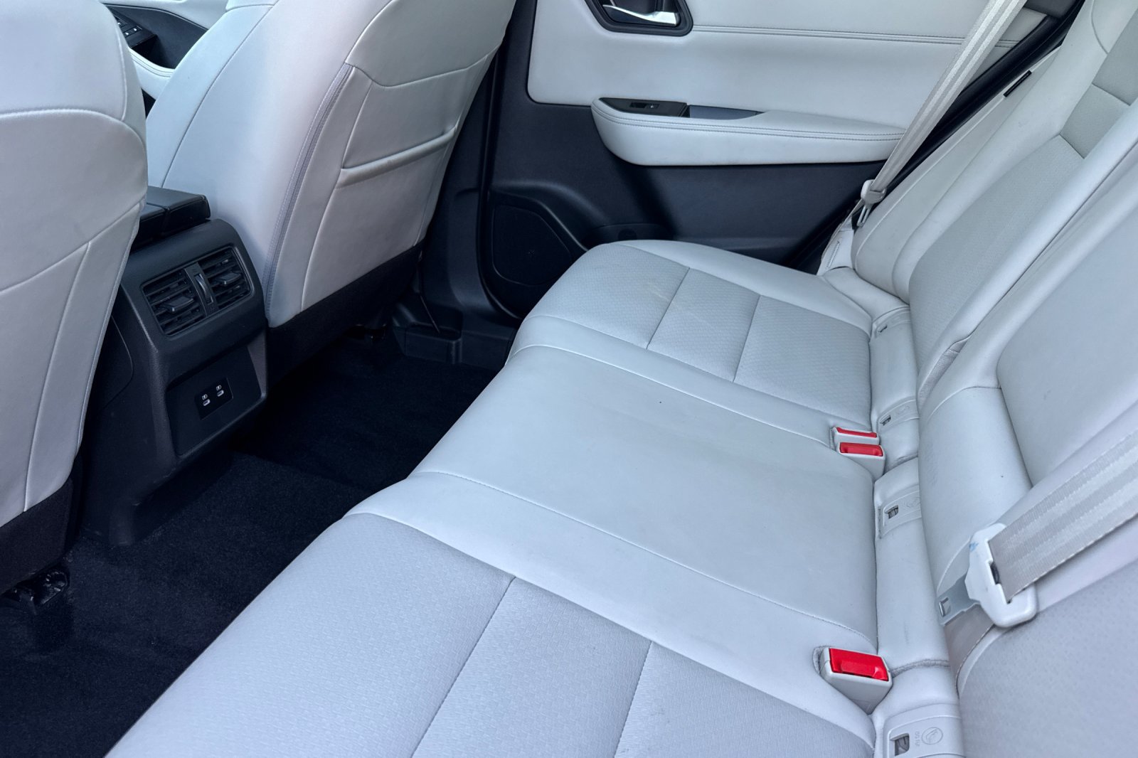 Certified 2024 Nissan Rogue SV w/ SV Premium Package FWD image 15