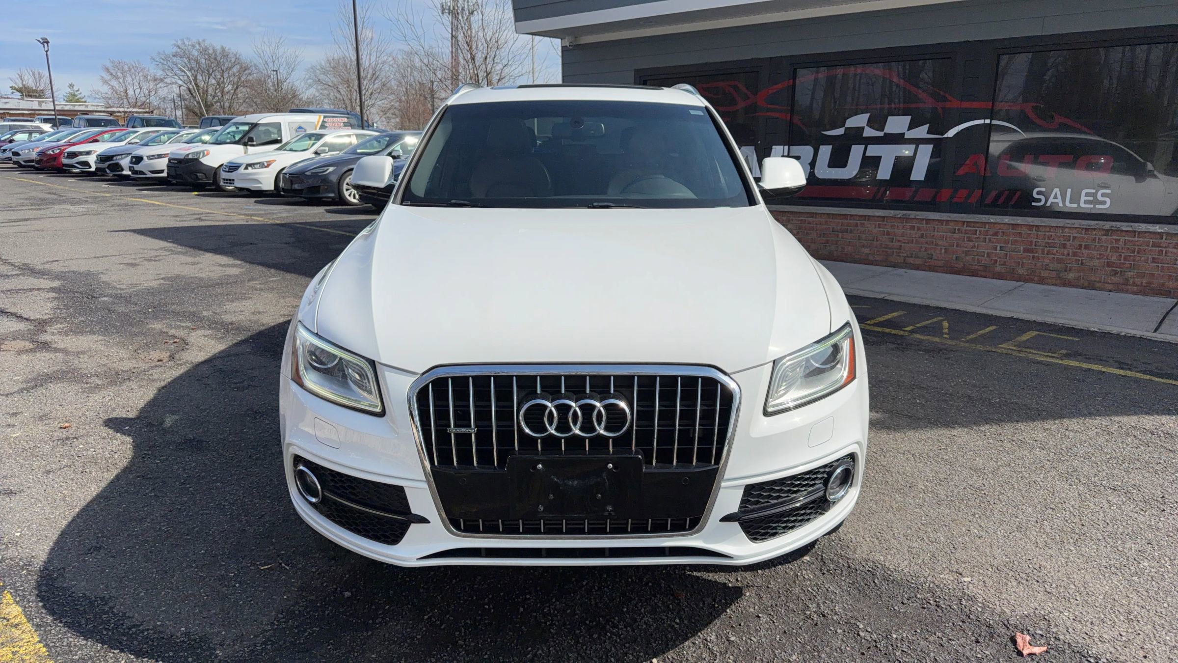 Used 2017 Audi Q5 2.0T Premium Plus w/ Technology Package image 2