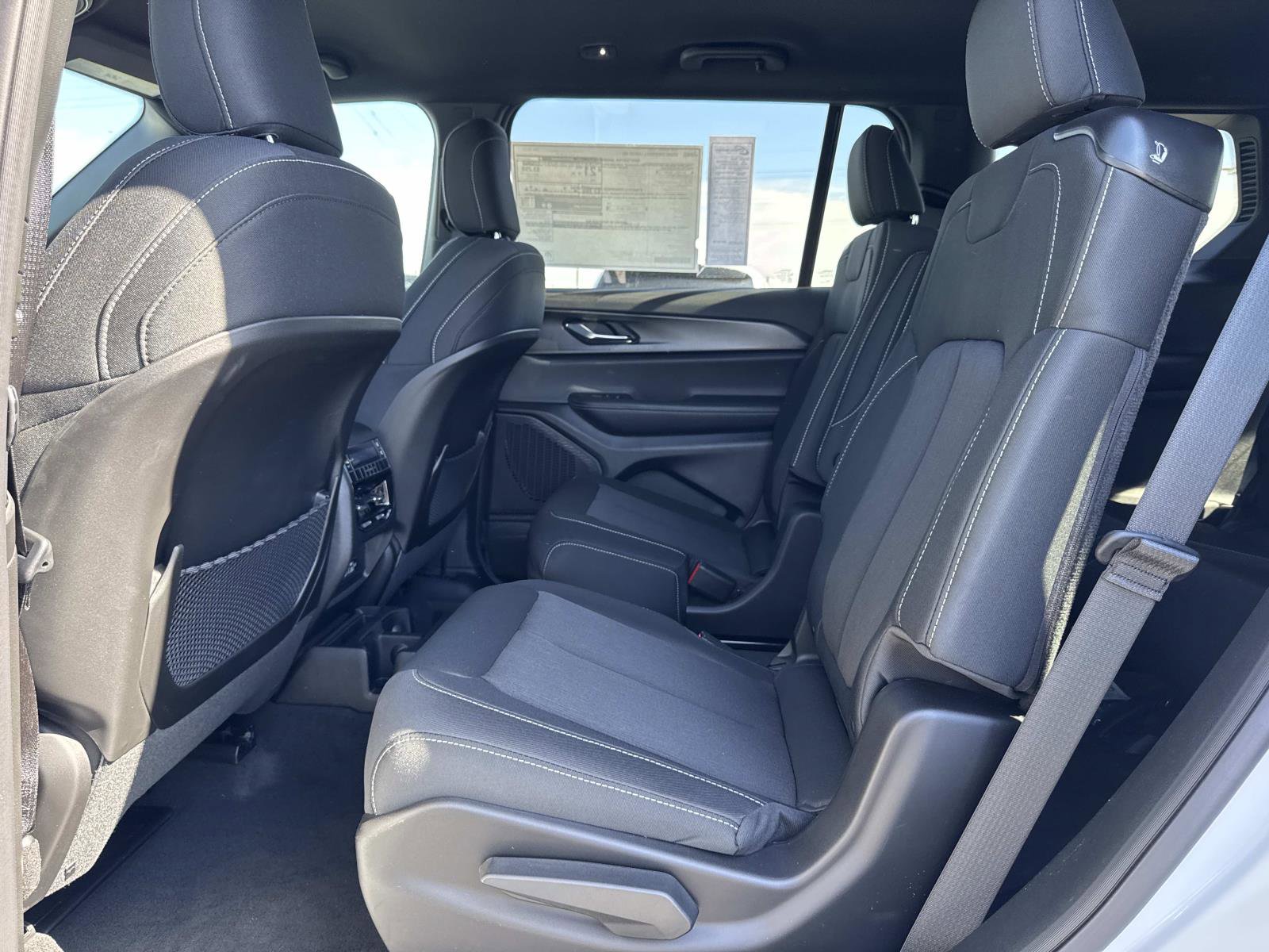 New 2026 Jeep Grand Cherokee L Laredo image 27