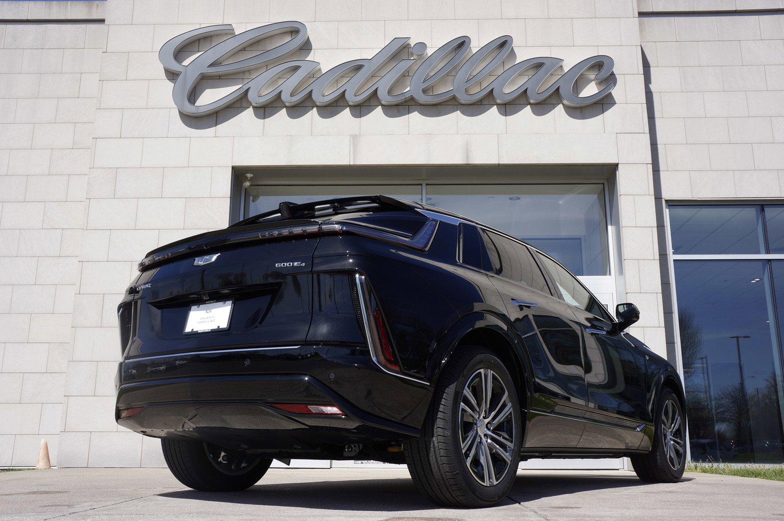 New 2024 Cadillac Lyriq Luxury image 3