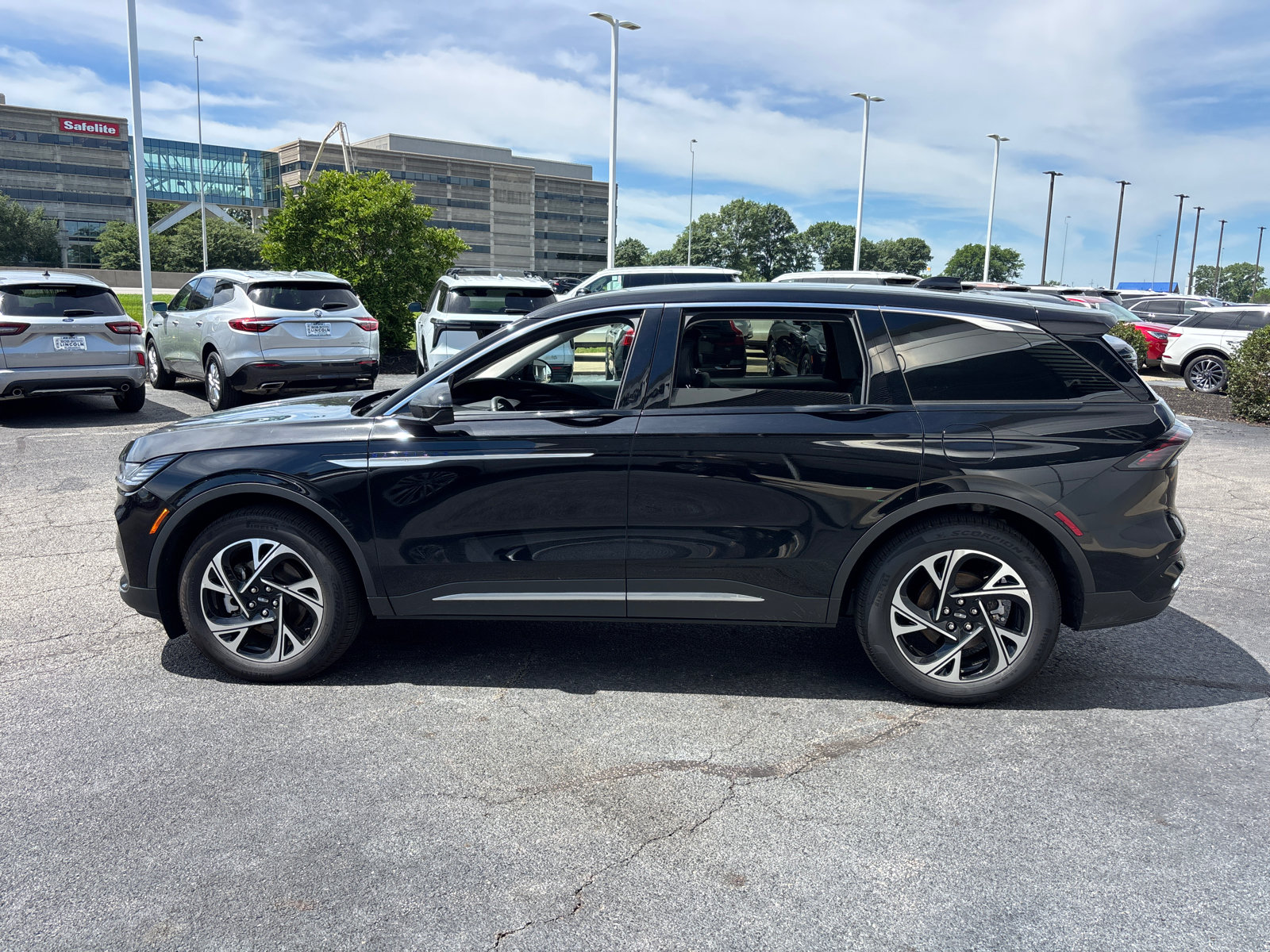New 2026 Lincoln Nautilus Premier AWD/4WD image 4