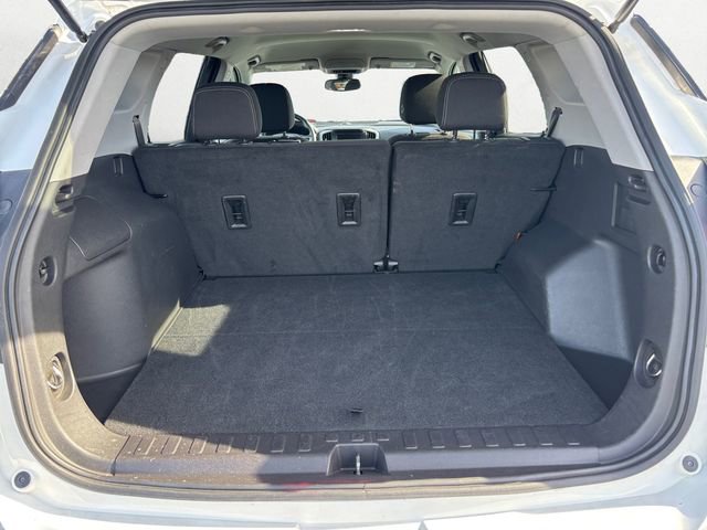 Used 2024 GMC Terrain SLE image 20