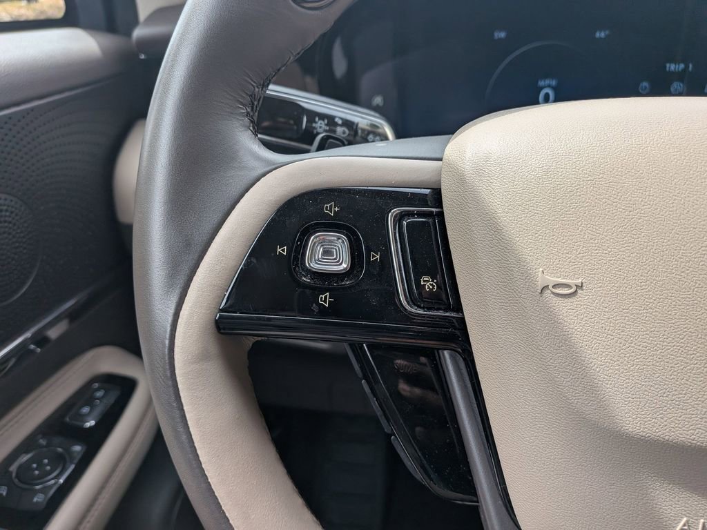 Used 2023 Lincoln Corsair Reserve image 19