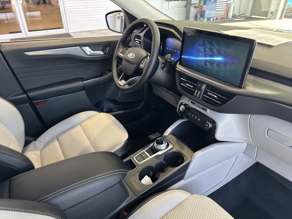 New 2026 Ford Escape SE image 13