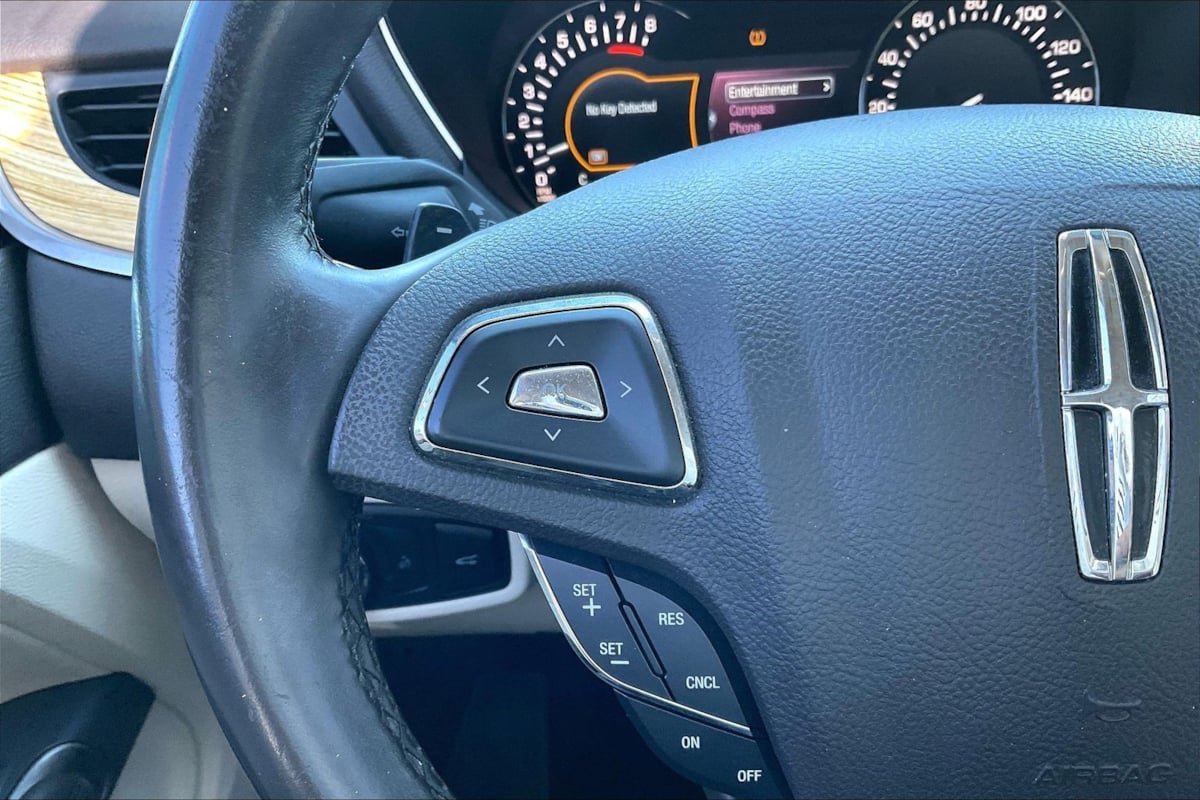 Used 2015 Lincoln MKC FWD w/ Equipment Group 101A Select image 18