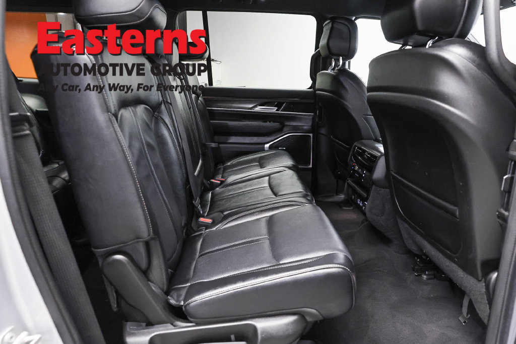 Used 2024 Jeep Wagoneer L Series II w/ Flexible Seating Group AWD/4WD image 28