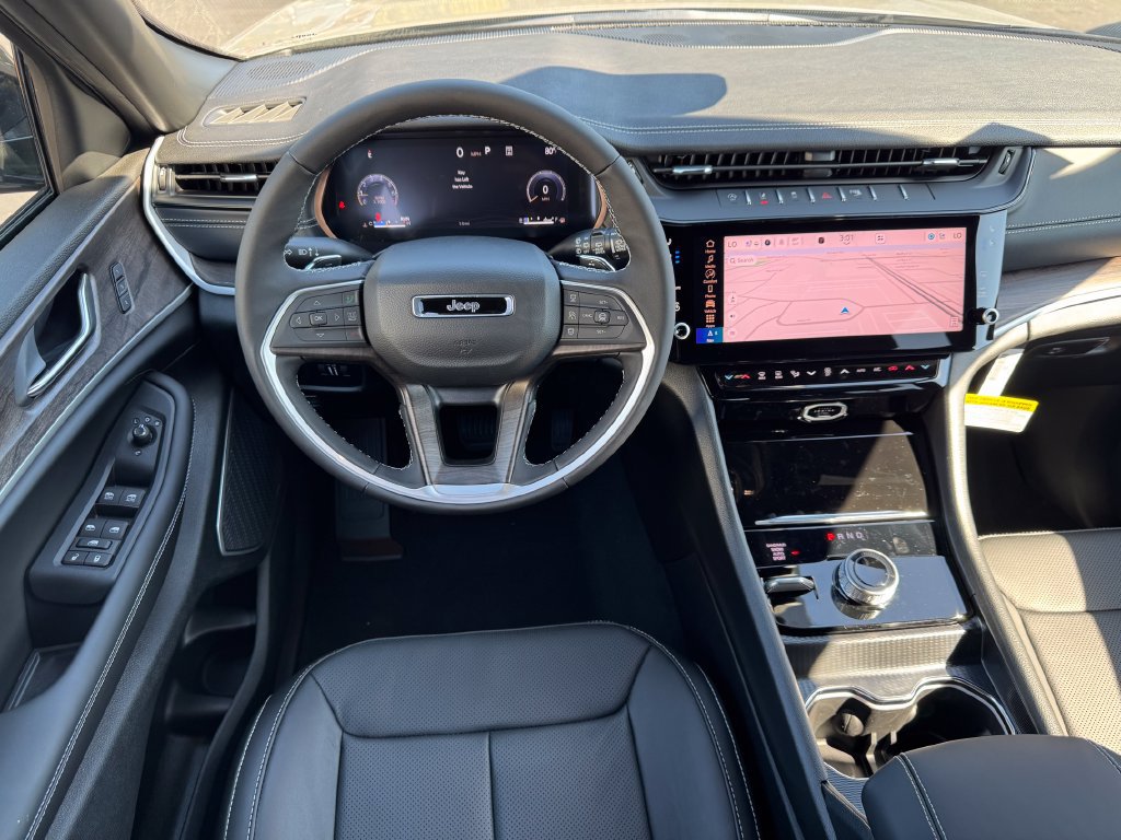 New 2027 Jeep Grand Cherokee Limited AWD/4WD image 18
