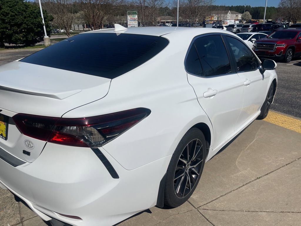 Used 2023 Toyota Camry SE FWD image 5