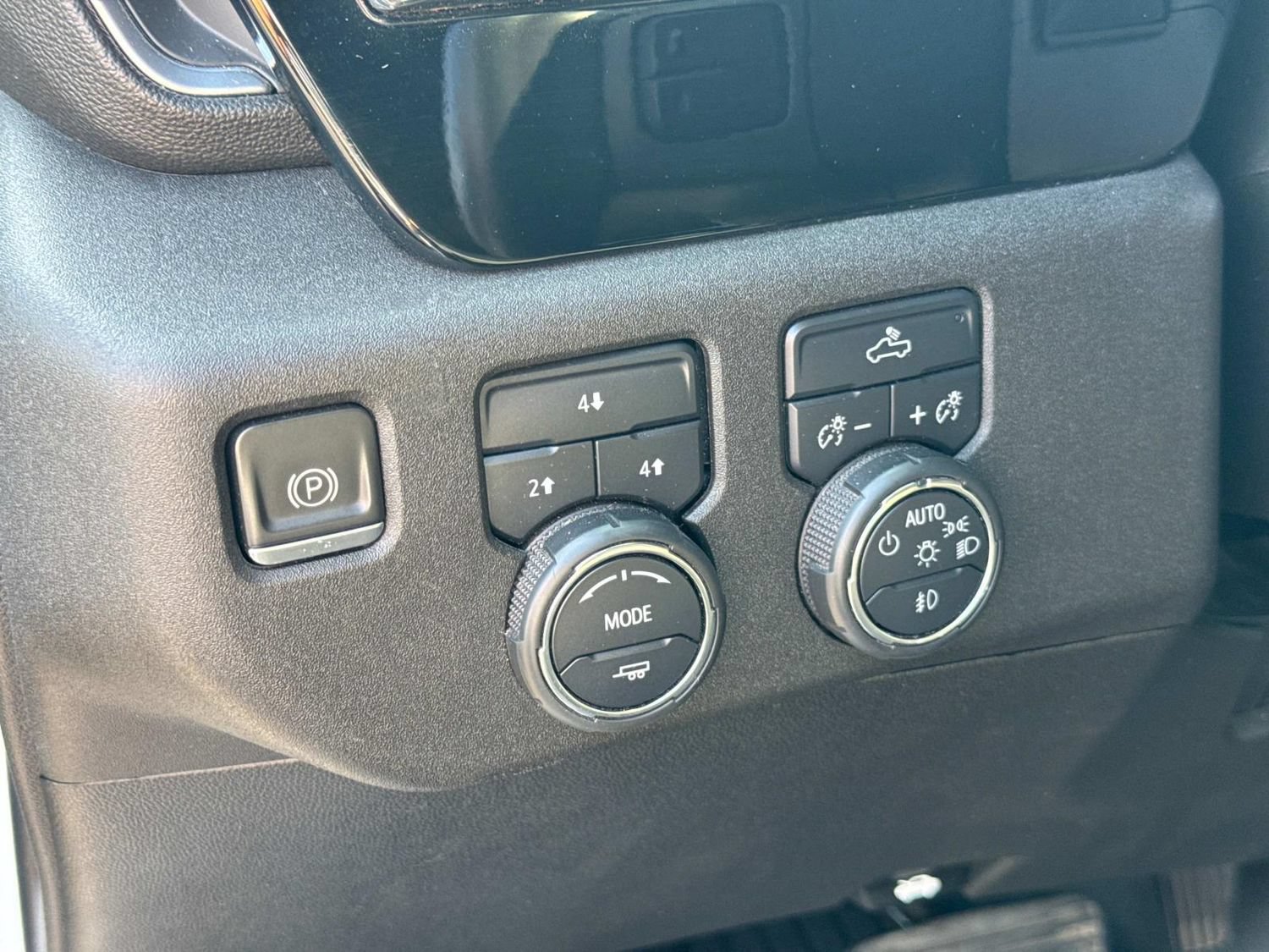 Used 2024 Chevrolet Silverado 2500 LT AWD/4WD image 31