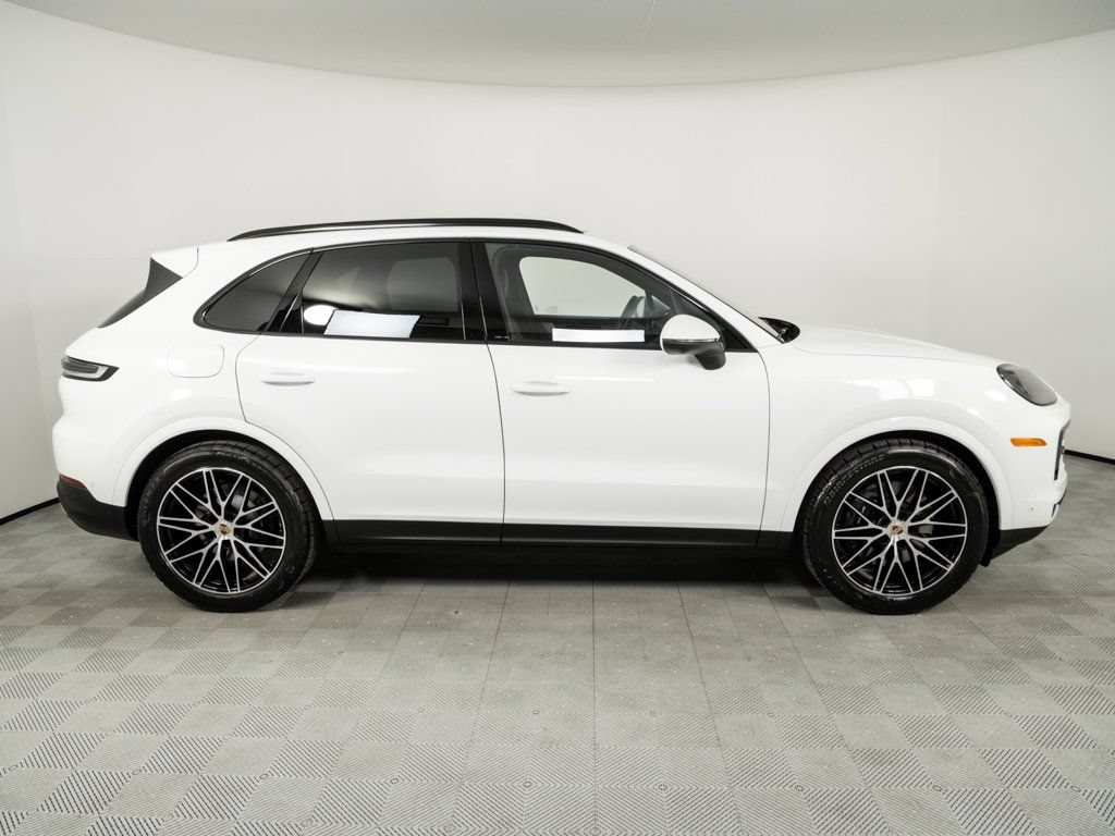 Certified 2026 Porsche Cayenne AWD/4WD image 28