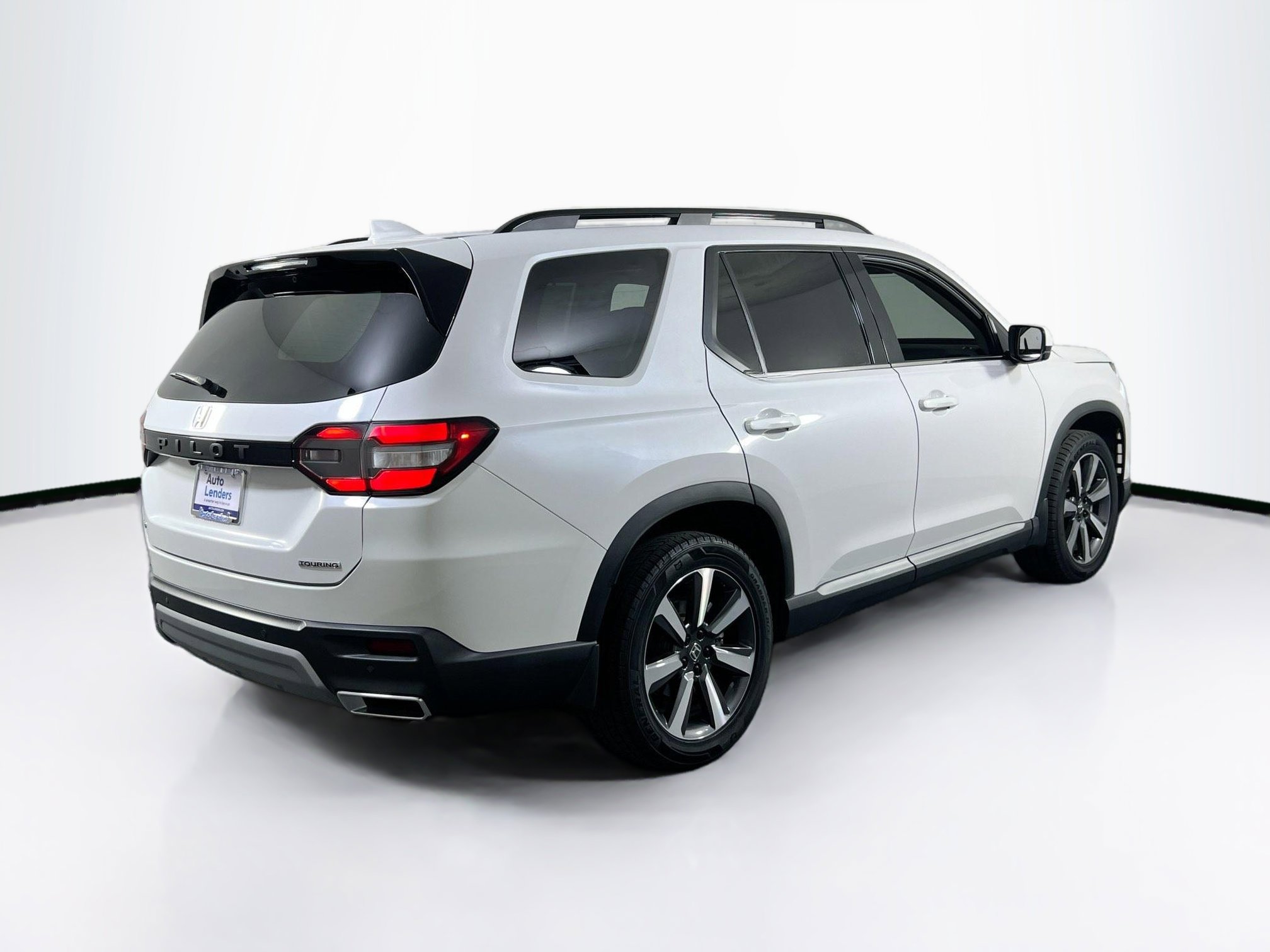 Used 2023 Honda Pilot Touring image 5