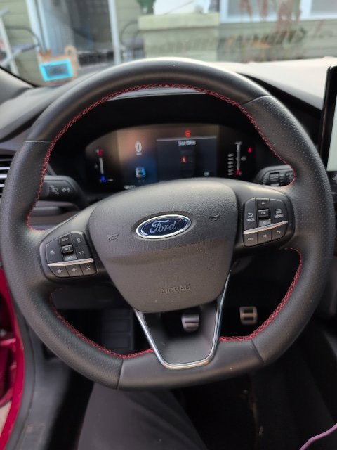 Certified 2023 Ford Escape ST-Line w/ Tech Pack #1 AWD/4WD image 4