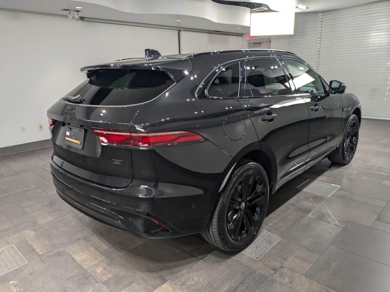 New 2026 Jaguar F-PACE R-Dynamic S image 26