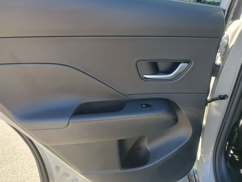 Used 2025 Hyundai Kona Limited image 15