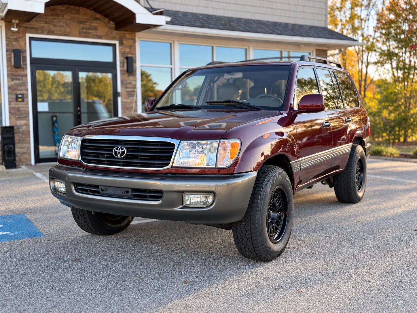 Used 2000 Toyota Land Cruiser w/ Convenience Pkg AWD/4WD image 4