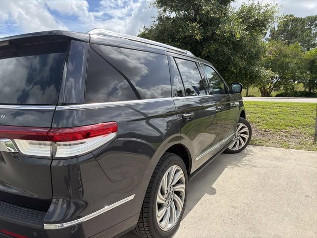 Certified 2022 Lincoln Navigator Reserve AWD/4WD image 5