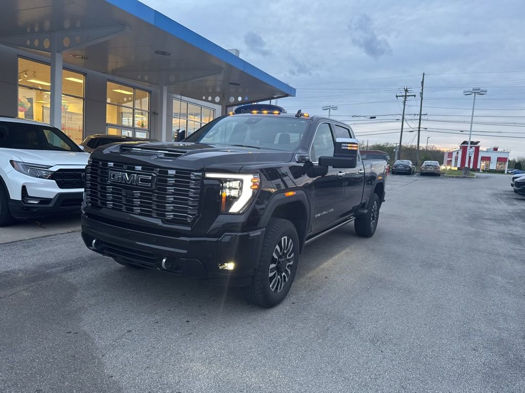 Used 2025 GMC Sierra 3500 Denali Ultimate image 2