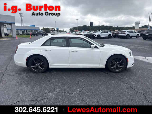 Used 2021 Chrysler 300 S RWD image 2