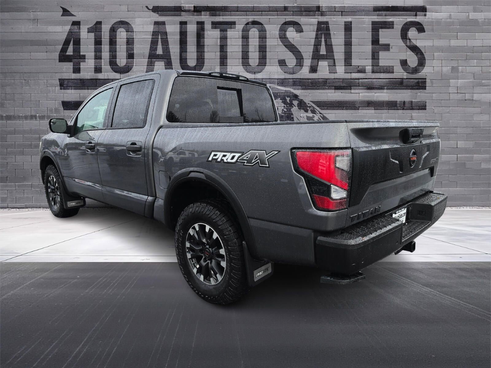 Used 2021 Nissan Titan PRO-4X w/ Pro-4x Convenience Package image 8