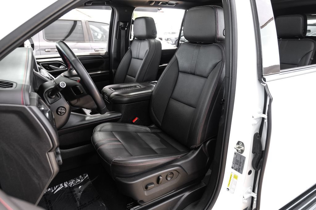 Used 2022 Chevrolet Suburban RST w/ Luxury Package RWD image 33
