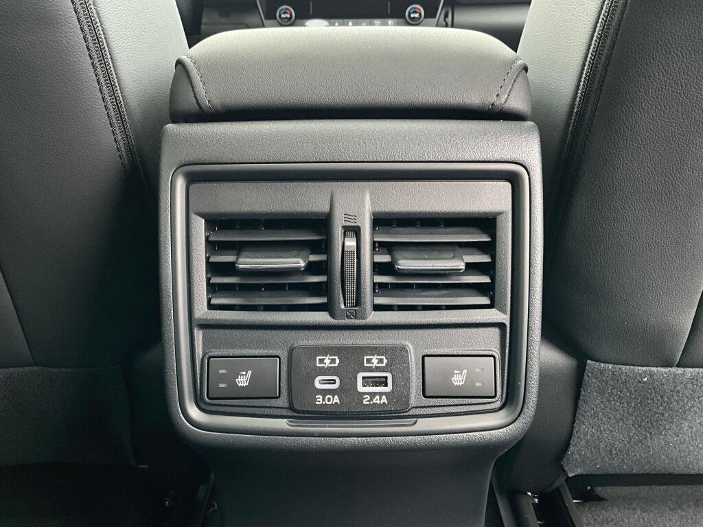 Used 2026 Subaru Outback Limited AWD/4WD image 14