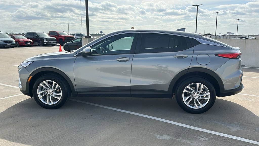 Used 2025 Buick Envista Preferred image 9