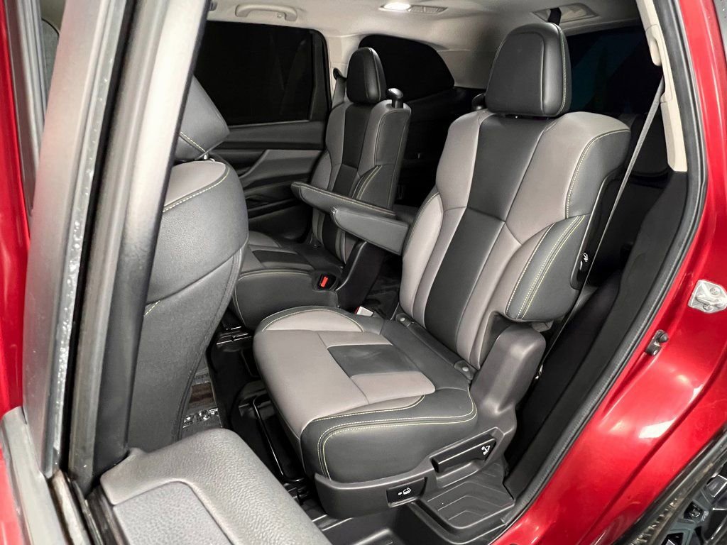 Used 2024 Subaru Ascent Onyx Edition image 13