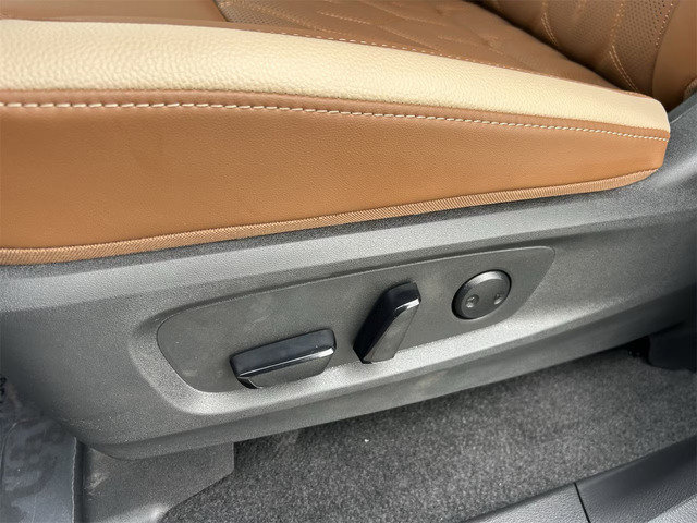 New 2026 Nissan Pathfinder Platinum FWD image 15