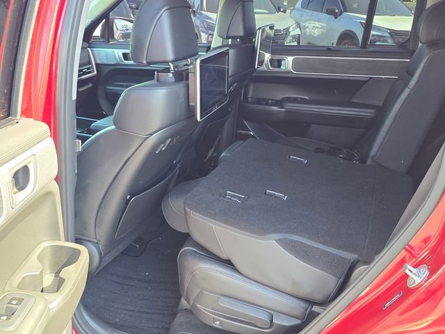 Used 2024 Hyundai Santa Fe Limited FWD image 11