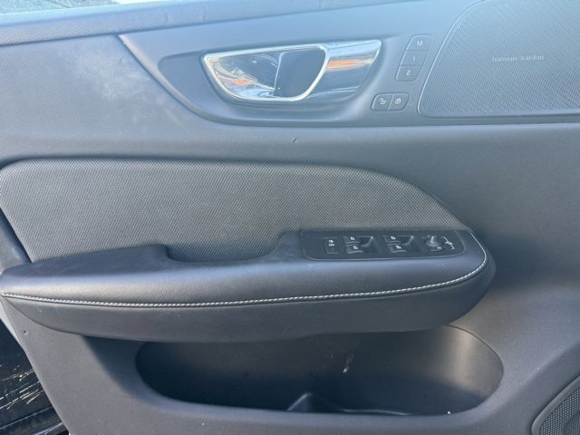 Used 2019 Volvo S60 T6 R-Design image 10