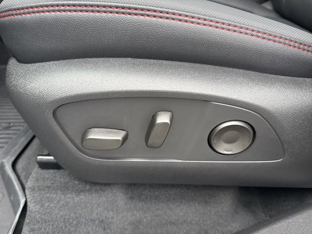 Used 2026 Chevrolet Traverse RS image 12