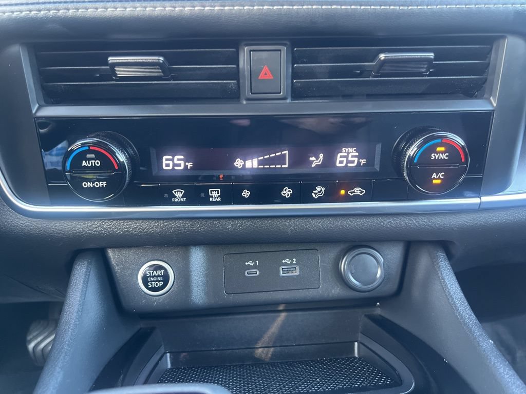 Used 2023 Nissan Rogue SV FWD image 50