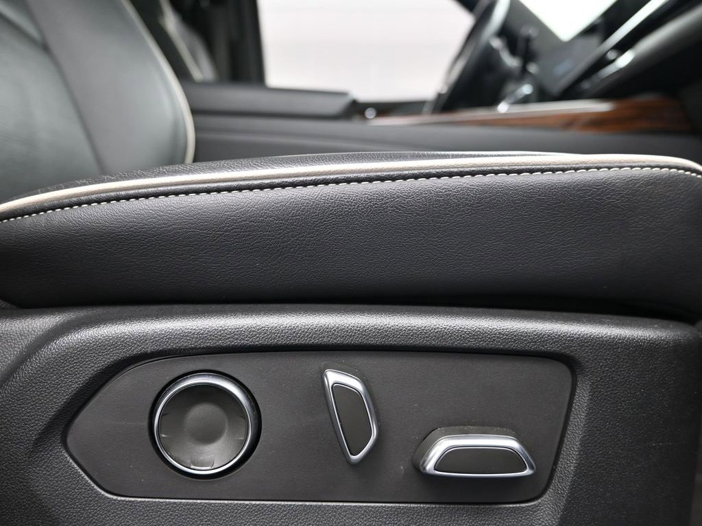 Used 2023 Cadillac Escalade Premium Luxury image 14