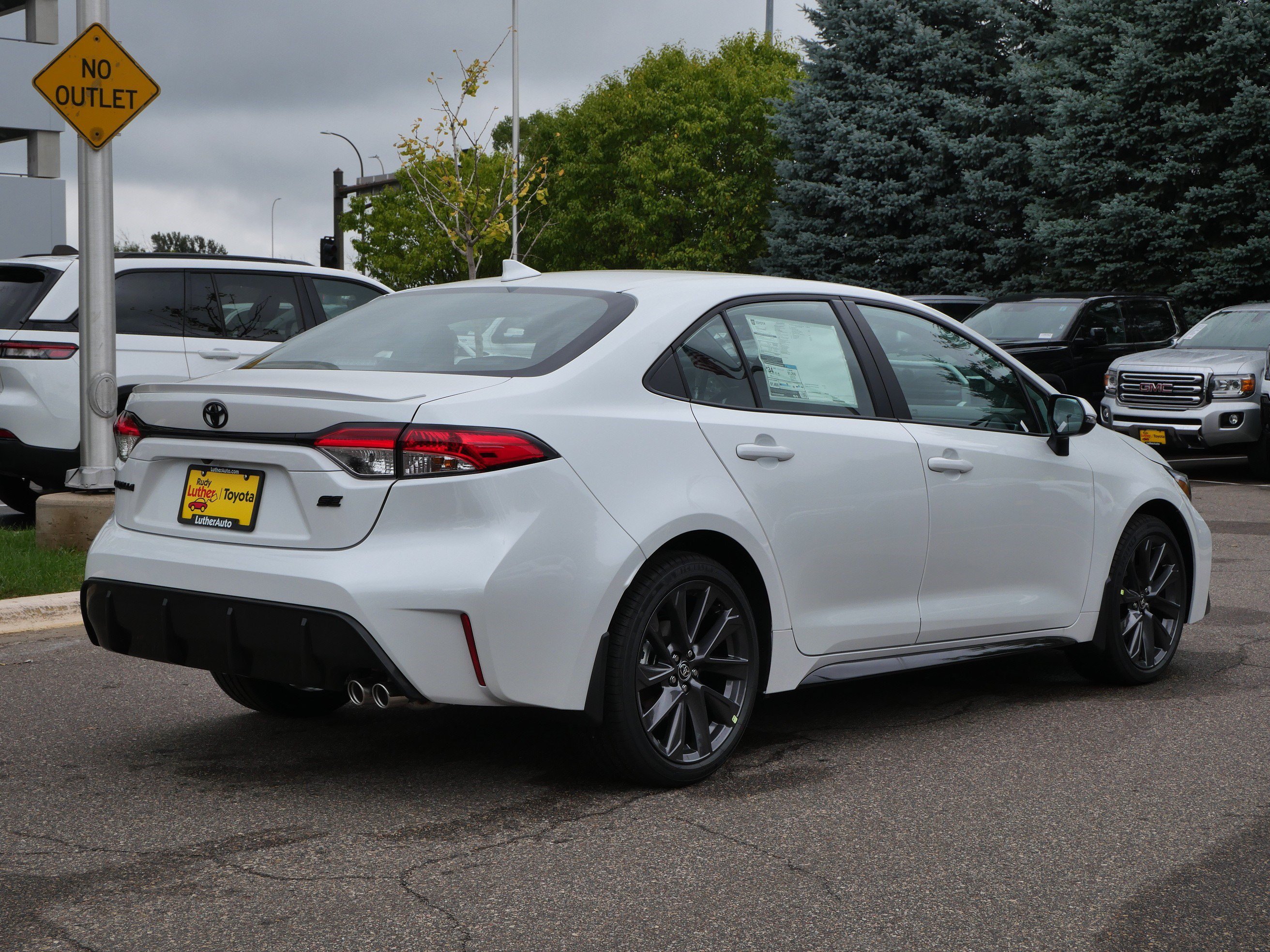 New 2026 Toyota Corolla SE w/ SE Package FWD image 2