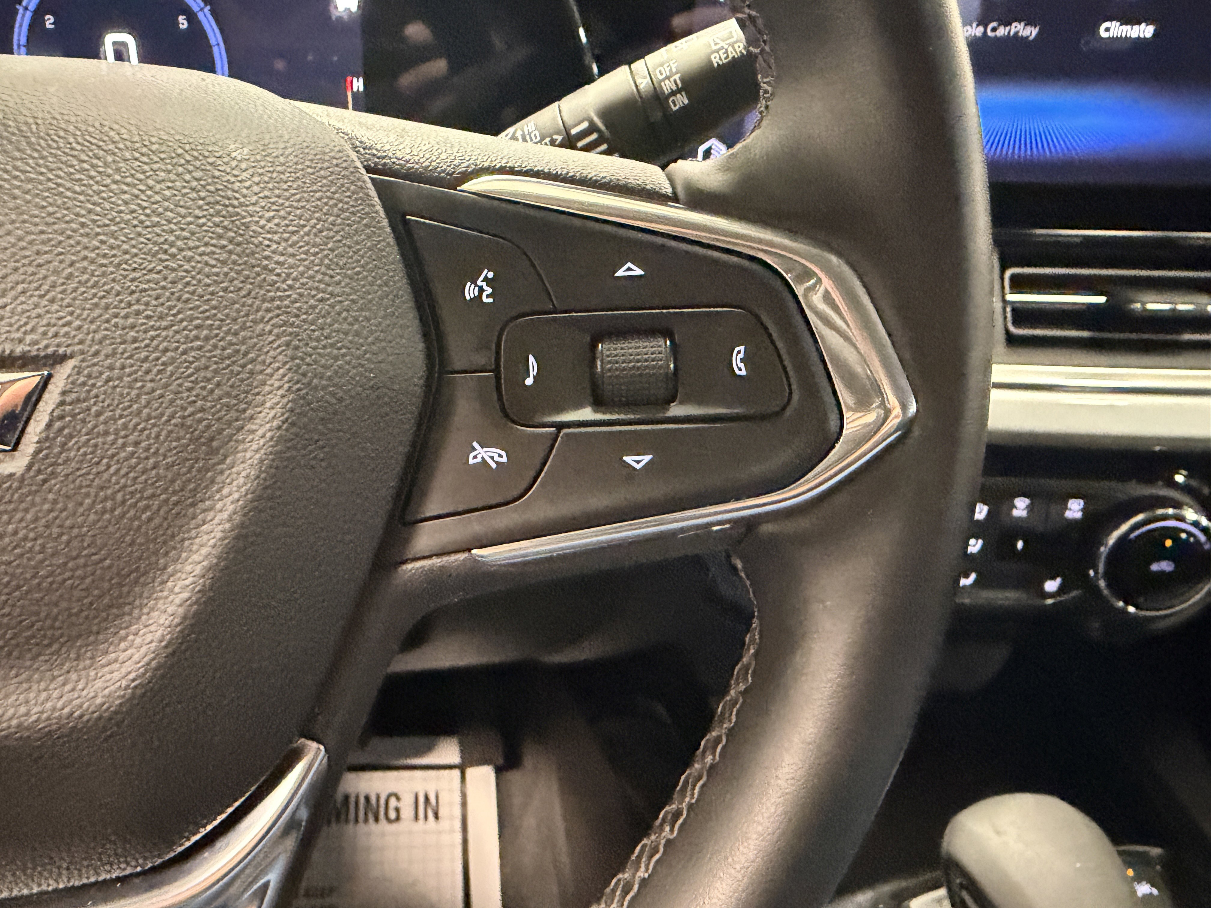 Used 2024 Chevrolet Trax LT w/ LT Convenience Package image 17