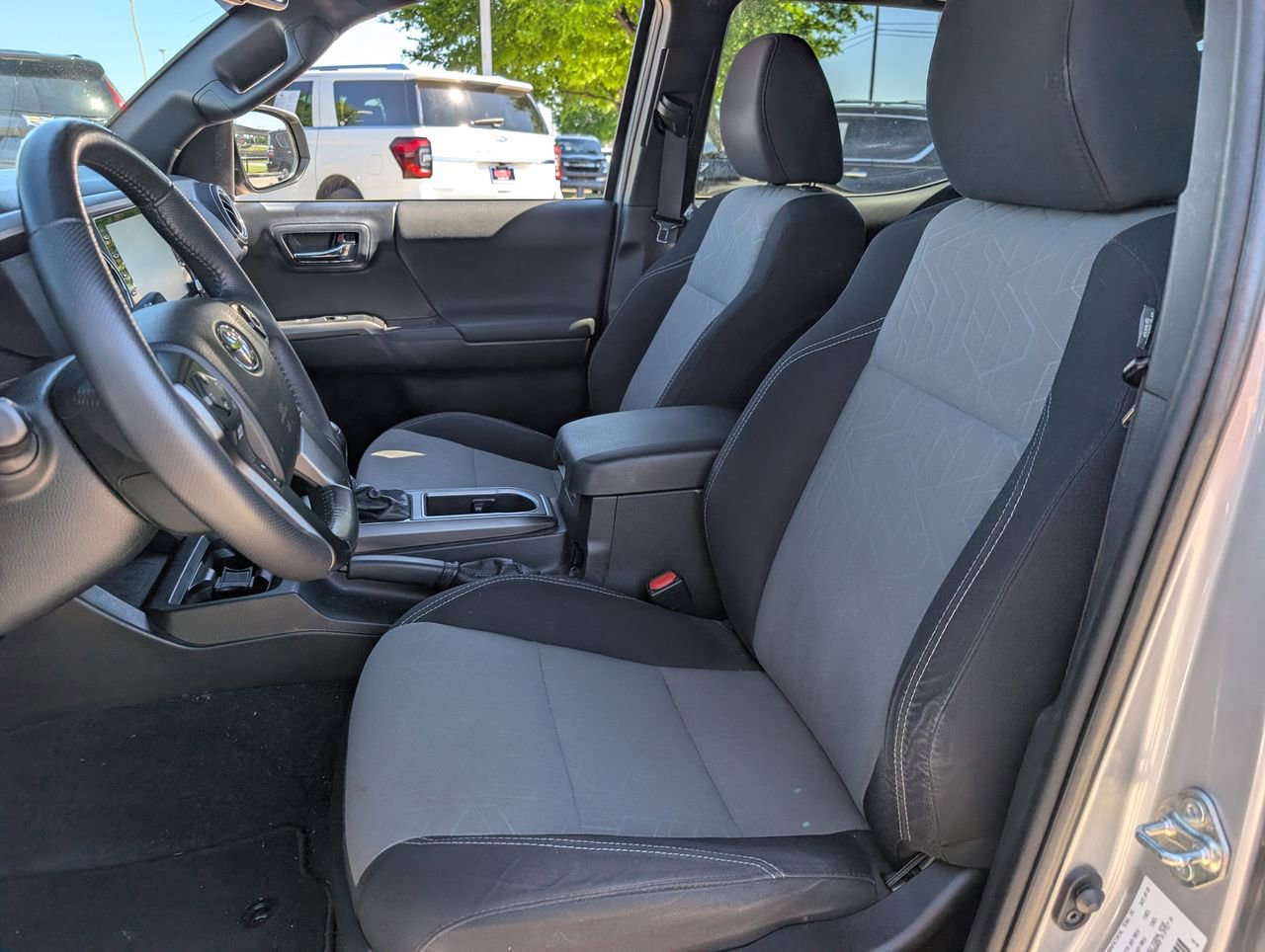 Used 2021 Toyota Tacoma TRD Off-Road image 28