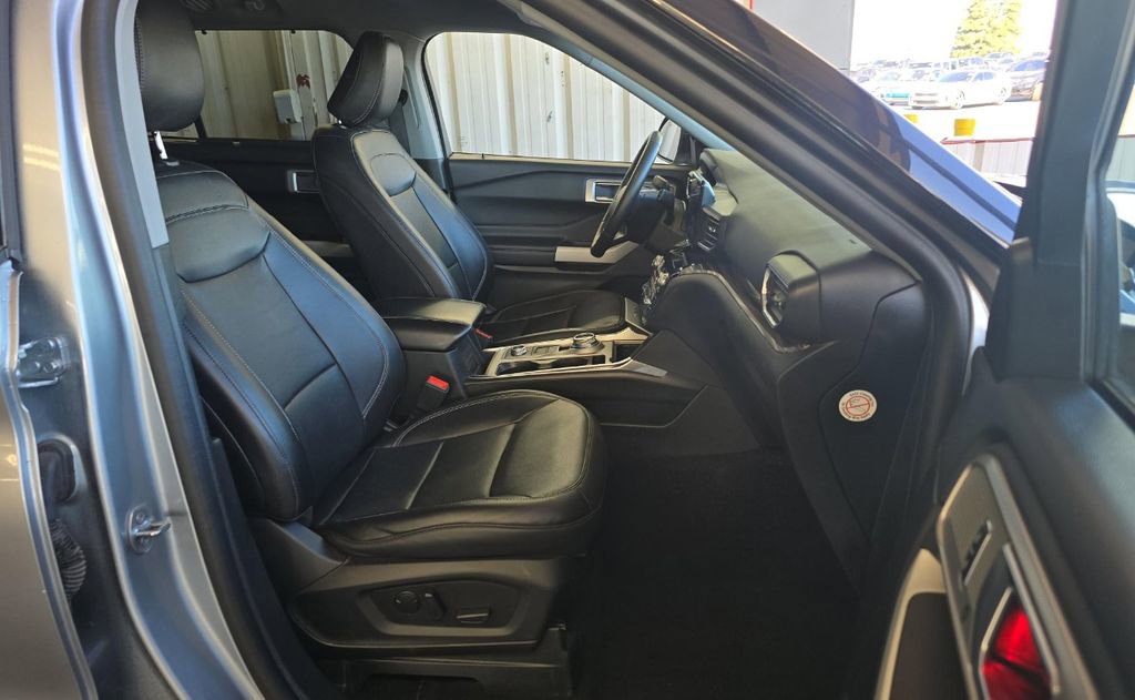 Used 2024 Ford Explorer Limited image 36