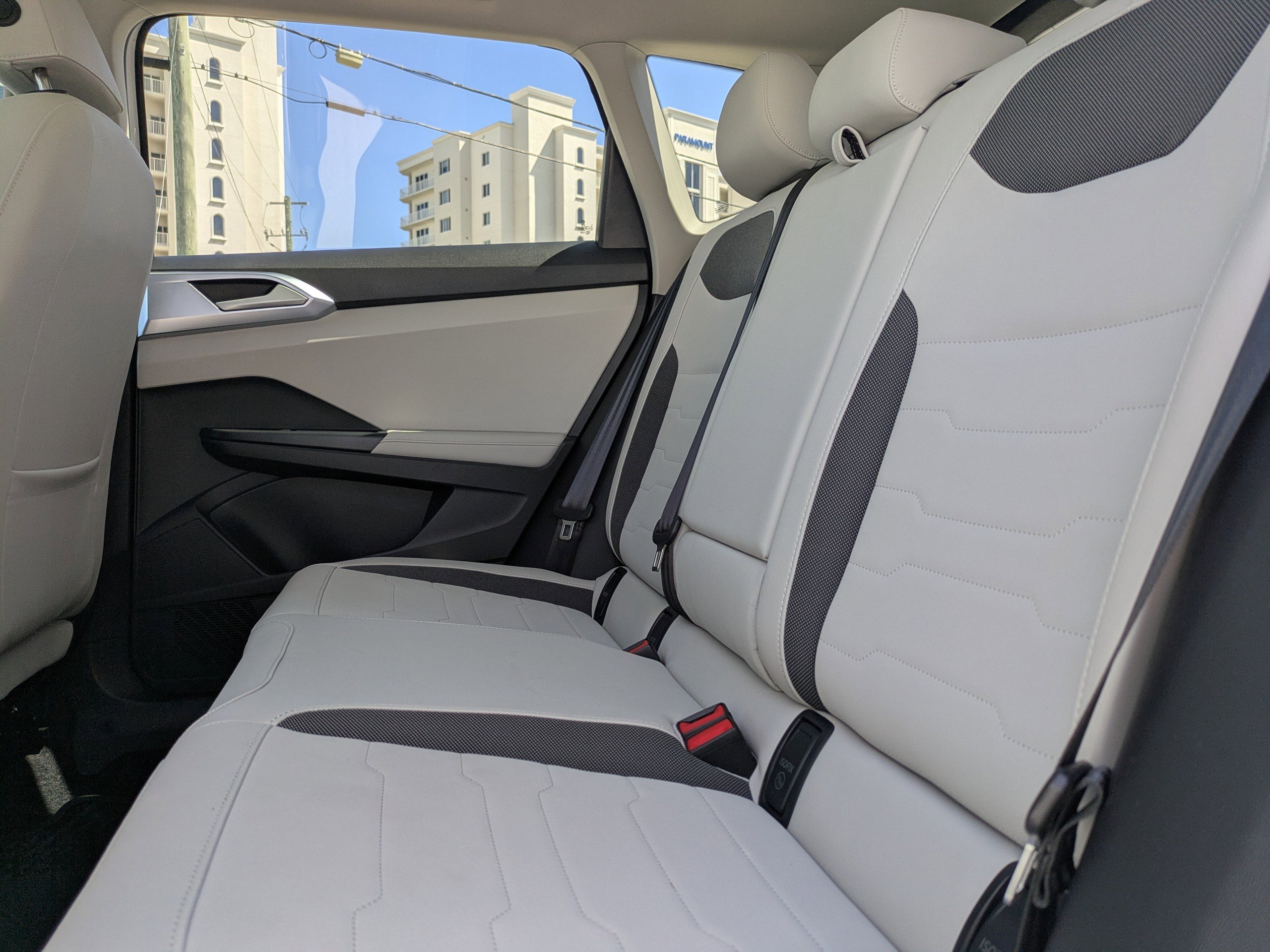 Certified 2025 Volkswagen Taos SE image 14