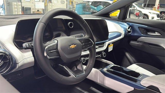 New 2026 Chevrolet Equinox EV LT image 8