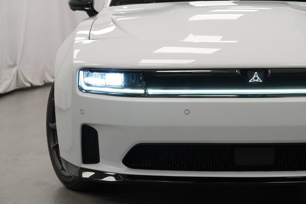 Used 2024 Dodge Charger Daytona Scat Pack w/ Plus Group AWD/4WD image 6