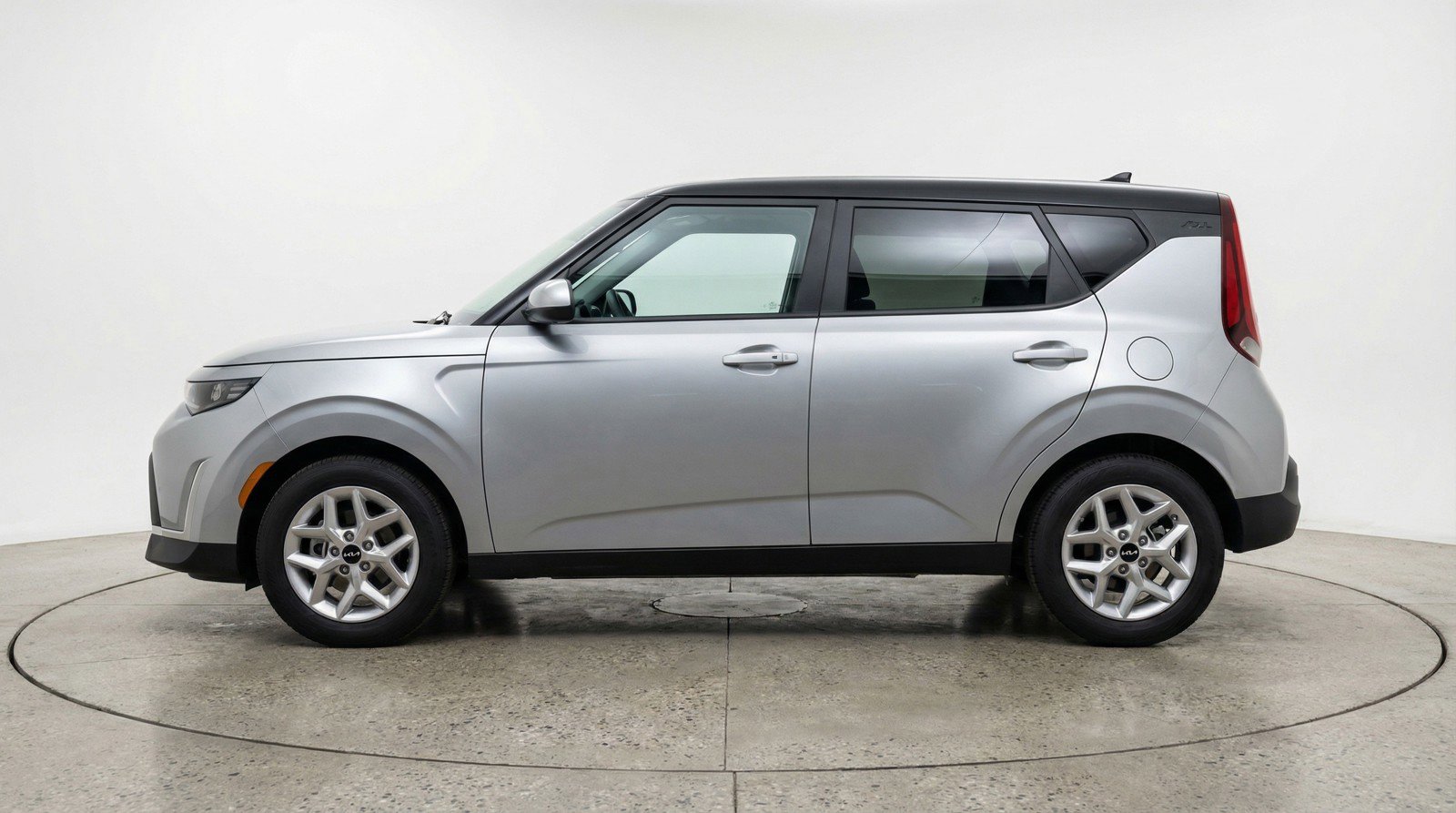 Used 2025 Kia Soul LX w/ LX Technology Package image 5