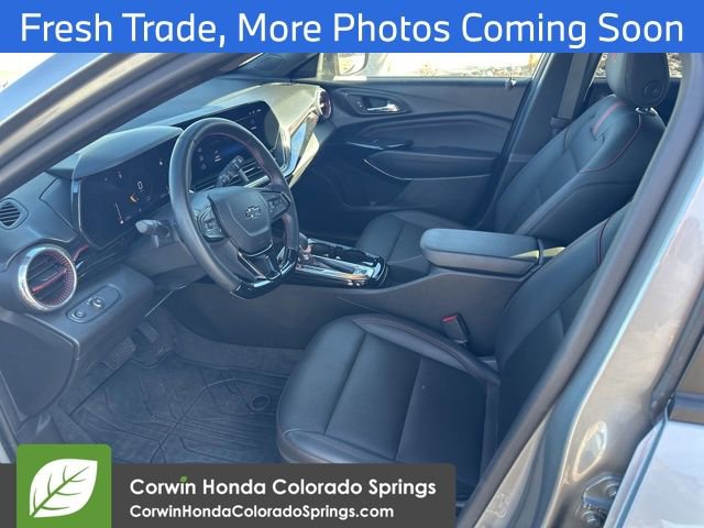 Used 2025 Chevrolet Trax RS w/ Sunroof Package image 11