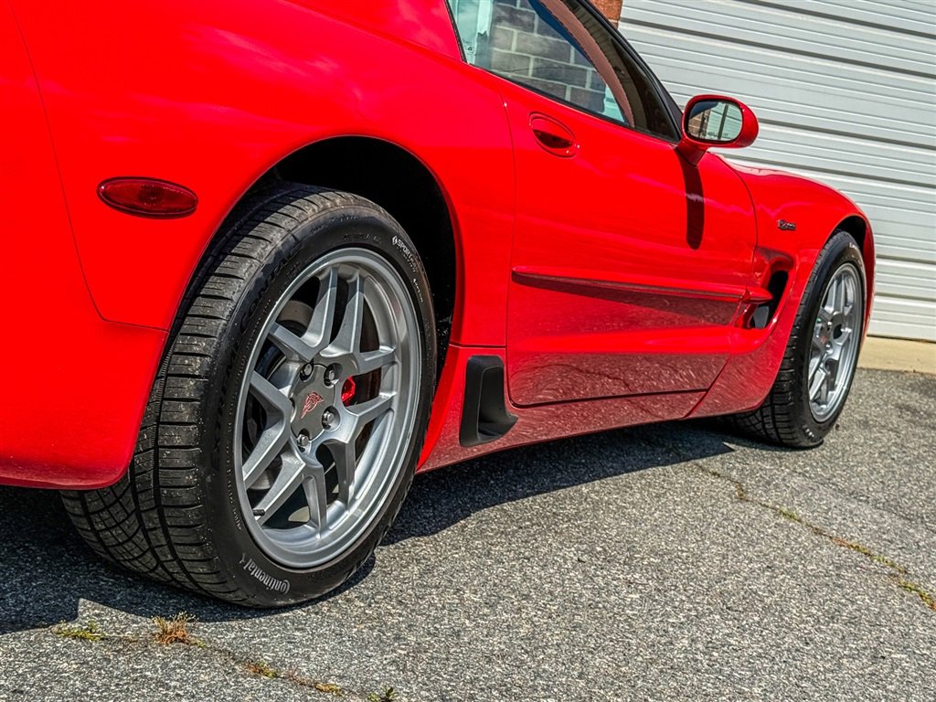 Used 2002 Chevrolet Corvette Z06 w/ Memory Pkg RWD image 38