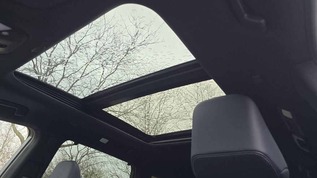 New 2026 INFINITI QX60 Sport image 3